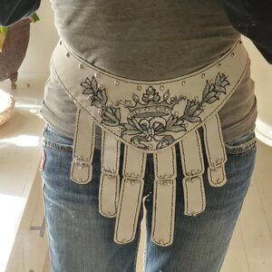 Contoured belt - Light gray whole grain leather. Handcrafted